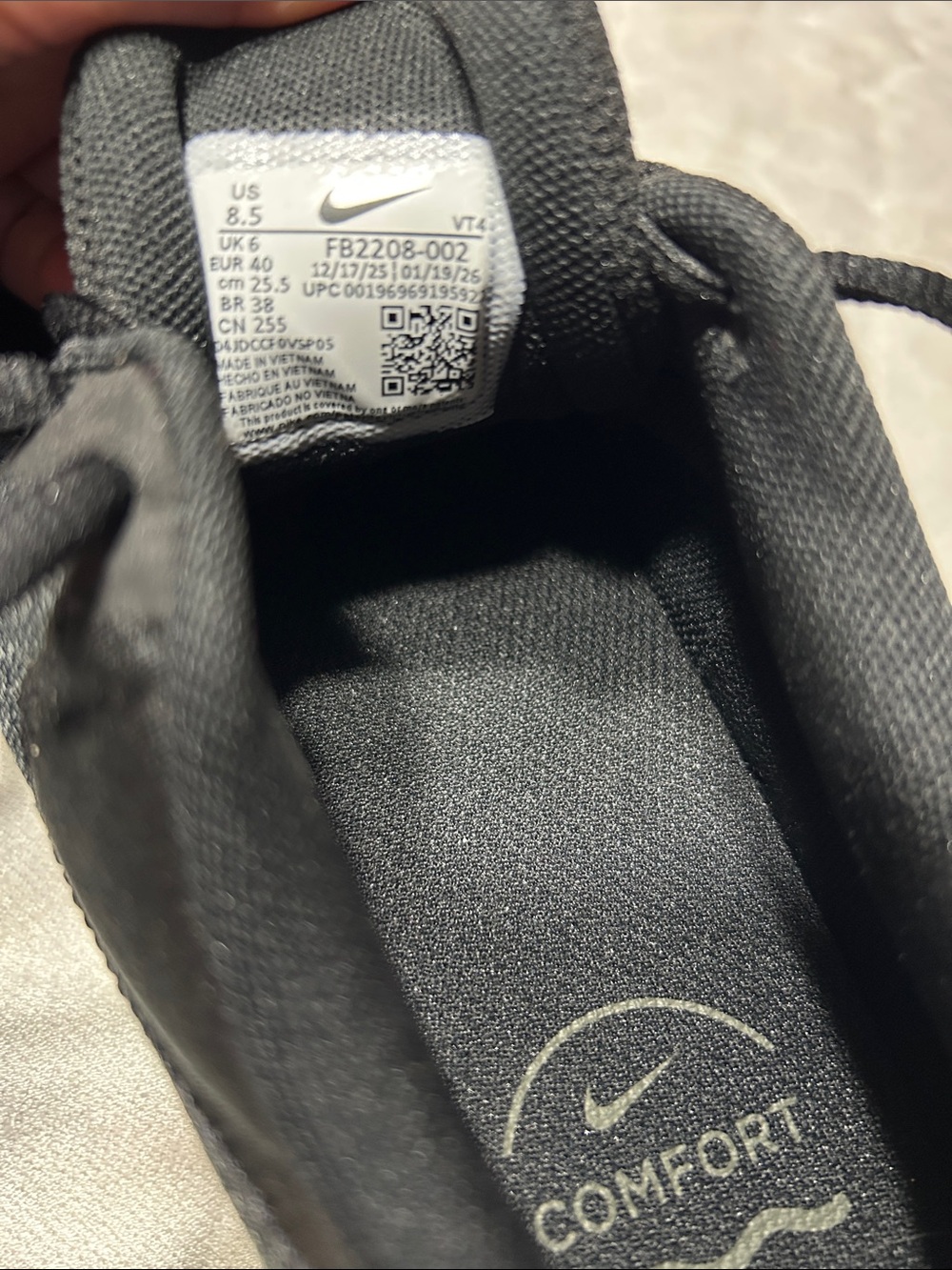 Nike Revolution New sneakers triple black- running - unisex 8.5 - Picture 7 of 10